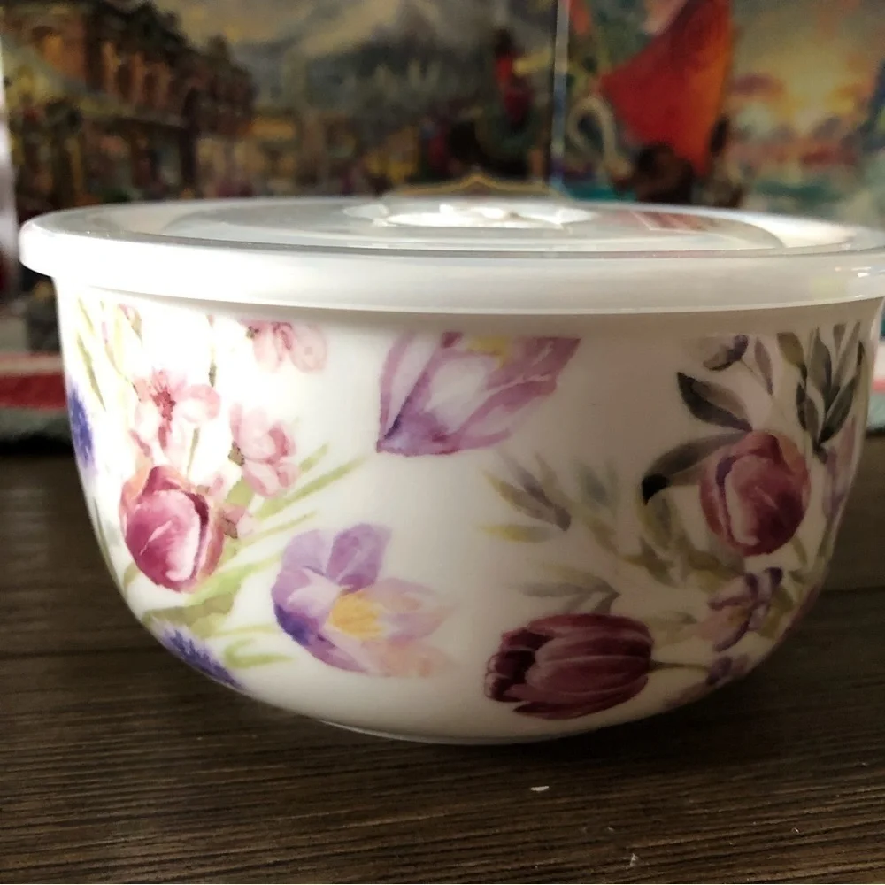 Grace Pantry fine porcelain tulip flowers vented covered bowl in size small.